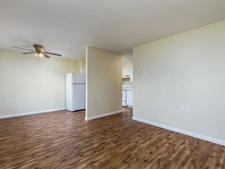 8 Wallingford Dr — Photo 14