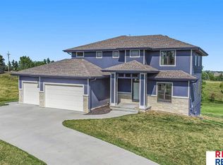 12721 N 182nd Cir, Bennington, NE 68007