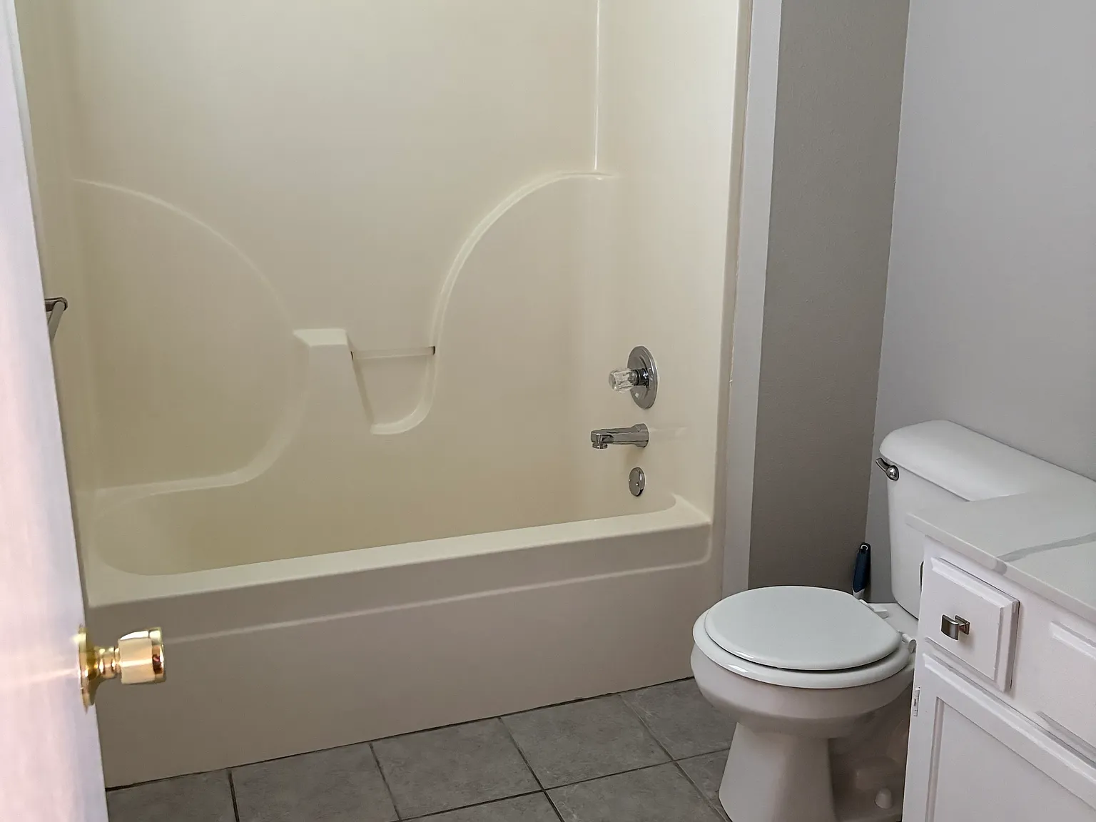 176 Southwinds Rd — Photo 4