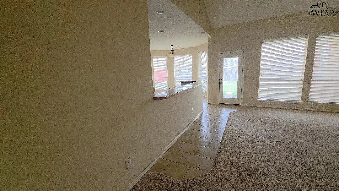 4 bed, 3.0 bath, 2616 sqft, $3,000 — Photo 3