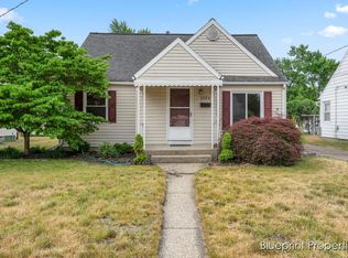 1354 Northlawn St NE, Grand Rapids, MI 49505