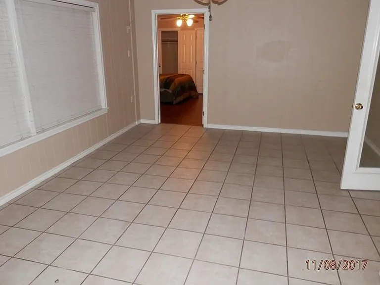 201 W Brookside Dr — Photo 8