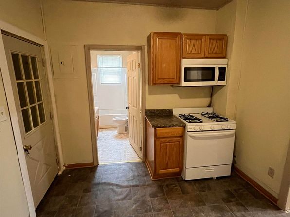 635 S 16th St, Saginaw, MI 48601
