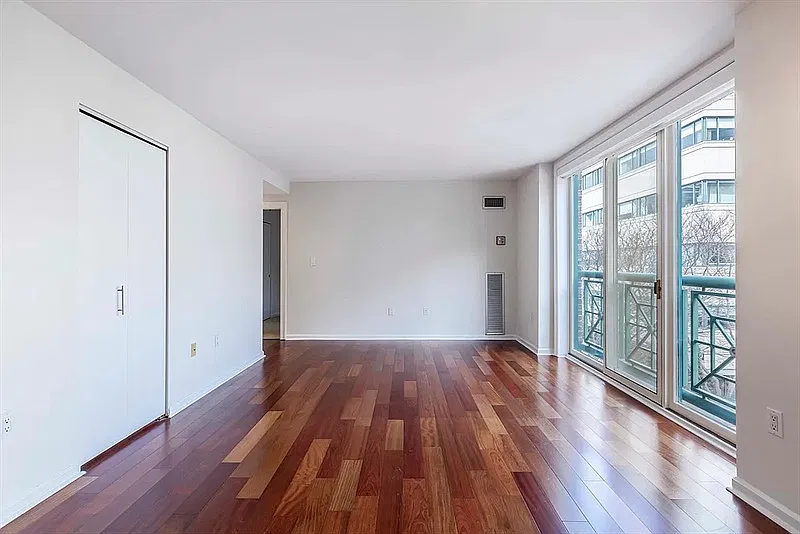 1 bed, 1.0 bath, $2,161 — Photo 4
