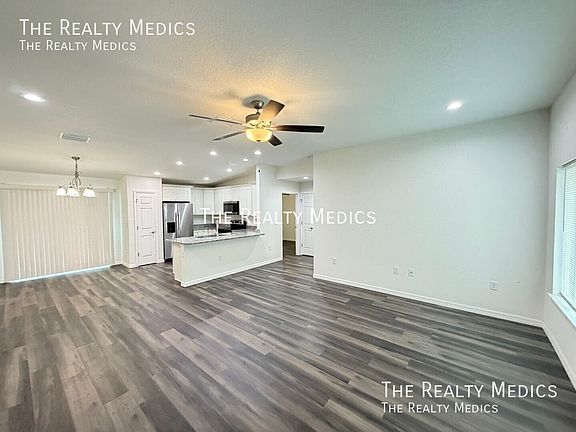 5th image of 26 Maple Ln