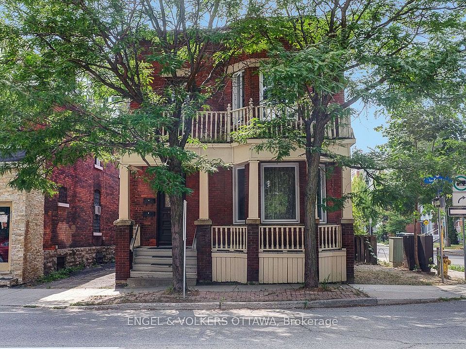 1st image of 256 Kent St