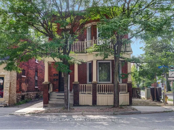 256 Kent St, Ottawa, ON K2P 2A2