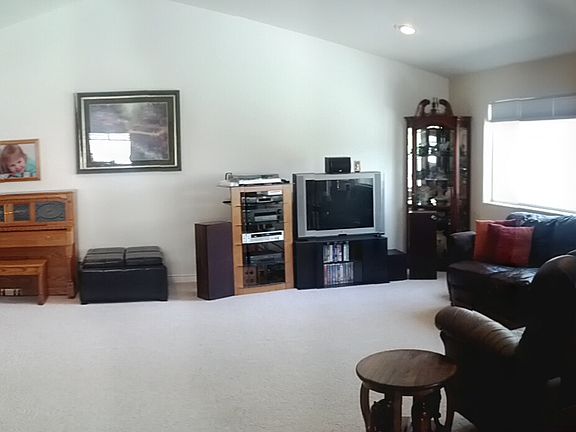 Great Room w/Vaulted Ceiling