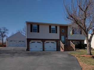 1305 Kings Arms Dr, Salem, VA 24153