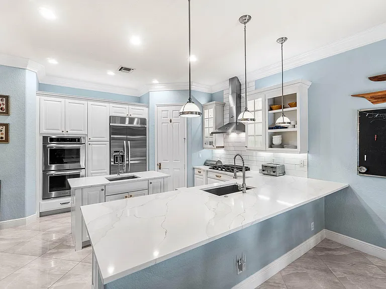 10697 Willow Oak Ct — Photo 8