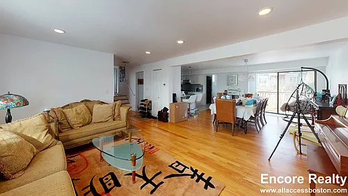 22-24 Broadlawn Park Photo 1