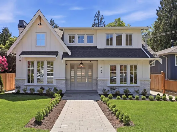 1249 Frederick Rd, North Vancouver, BC V7K 1J3