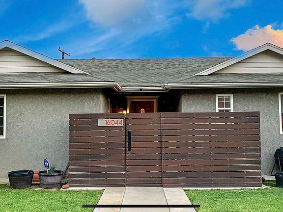 2nd image of 16044 Las Vecinas Dr
