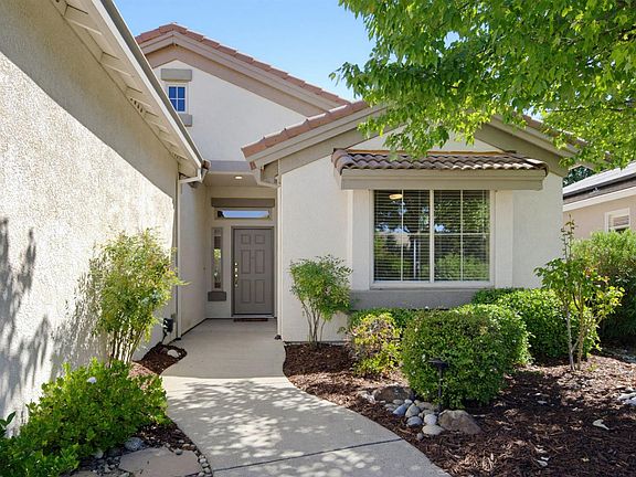 4th image of 835 Azalea Ct