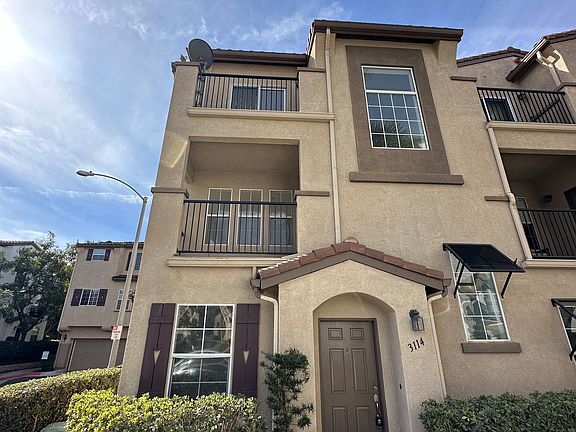 Welcome Home - Corner Unit lots of Light