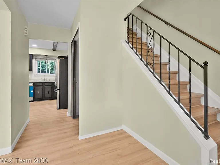 2053 Brookfield St — Photo 4