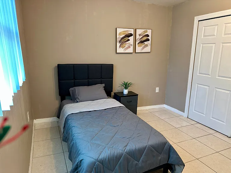 604 Glad Rd — Photo 5