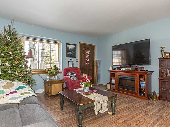 4th image of 1529 Deerwood Dr