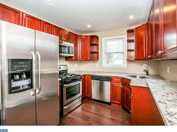 2nd image of 637 16th Ave