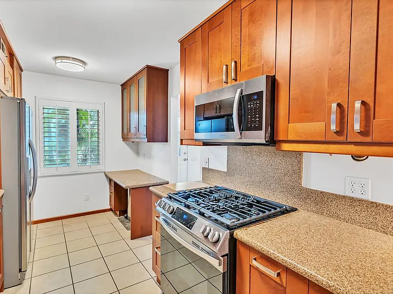 3020 Governor Dr — Photo 11