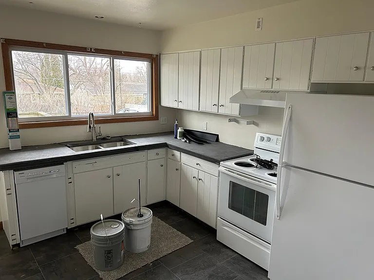 3011 Cornell Ave — Photo 4