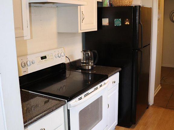 5th image of 2900 Lincoln Rd APT 8