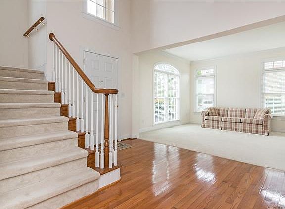 4th image of 9415 Belmont Ln