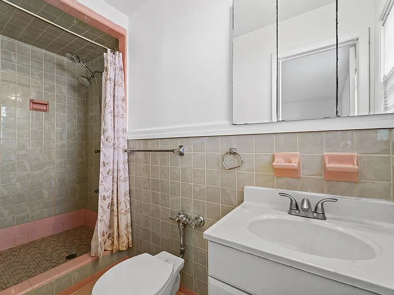 175 Baden Pl #A — Photo 5