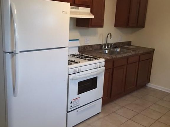 3rd image of 3674 Tylor Dr