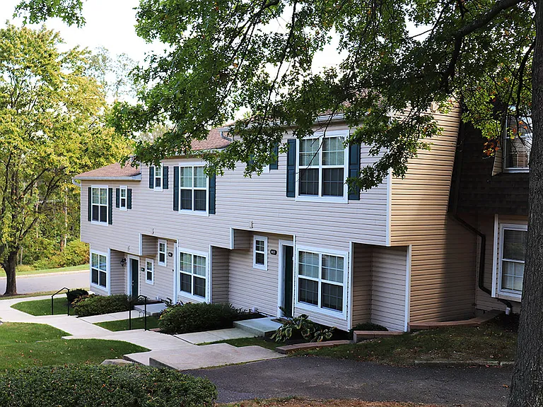 Parktowne Townhomes — Photo 16