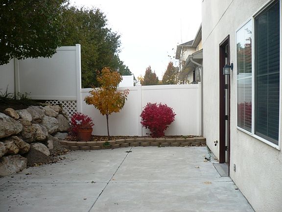 3rd image of 6768 Harbonne Ln