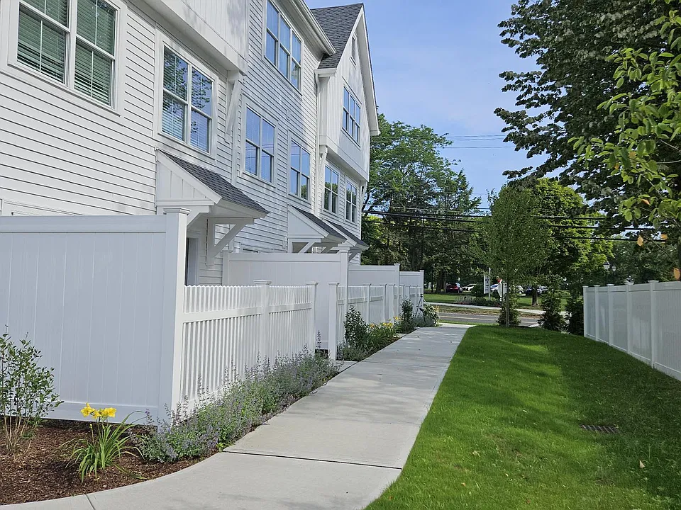 100D Danbury Rd #1