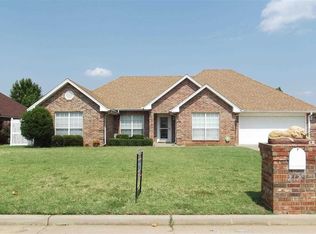 2123 Meadow Lark Dr, Duncan, OK 73533