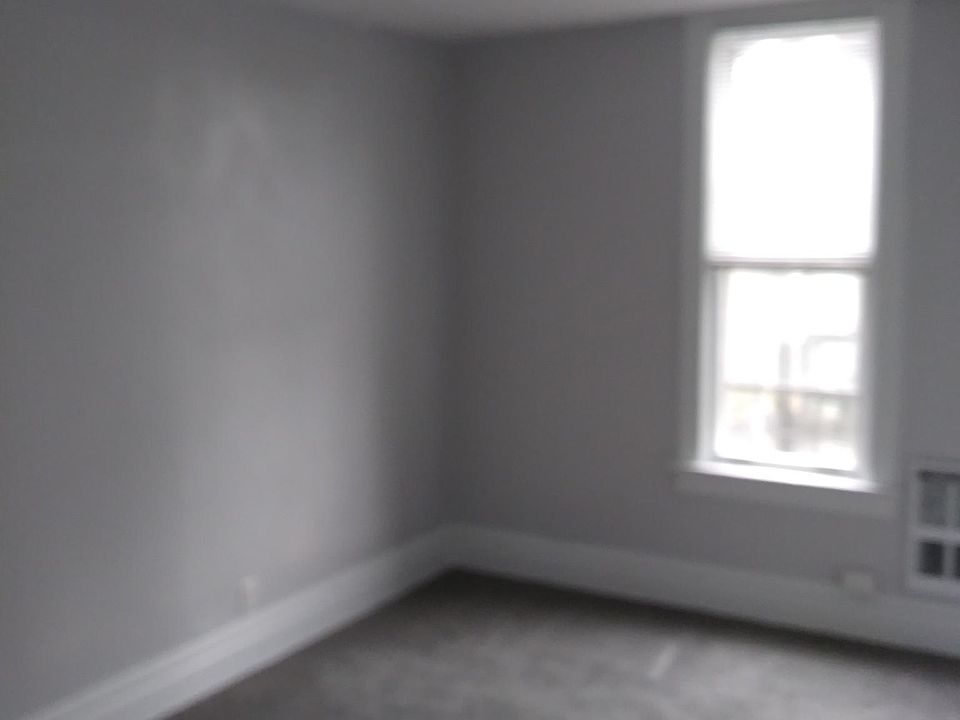 Building Photo 3
