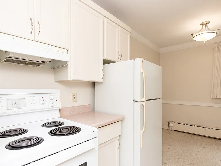 365 Edison Ave #202 — Photo 4