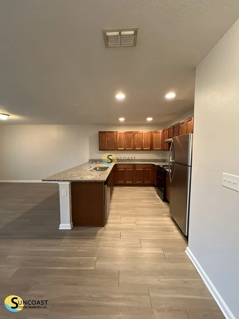 Coming Soon! Gorgeous 4BR/2BA for Rent! — Photo 3