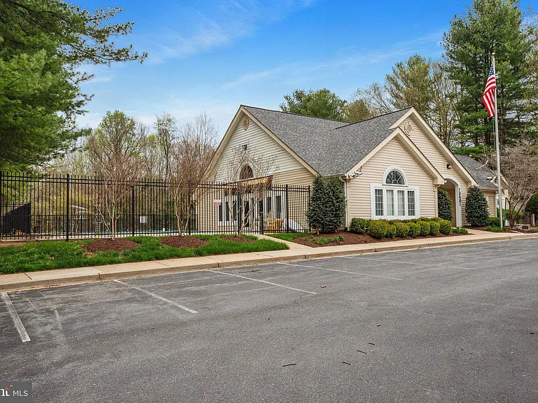 13303 Waterside Cir — Photo 41