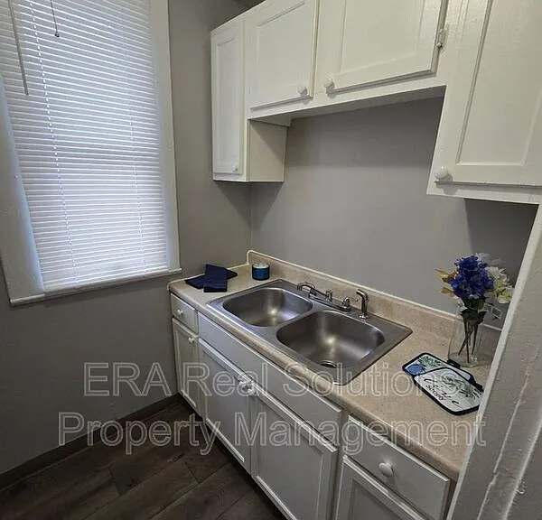80 Warren Ave — Photo 14