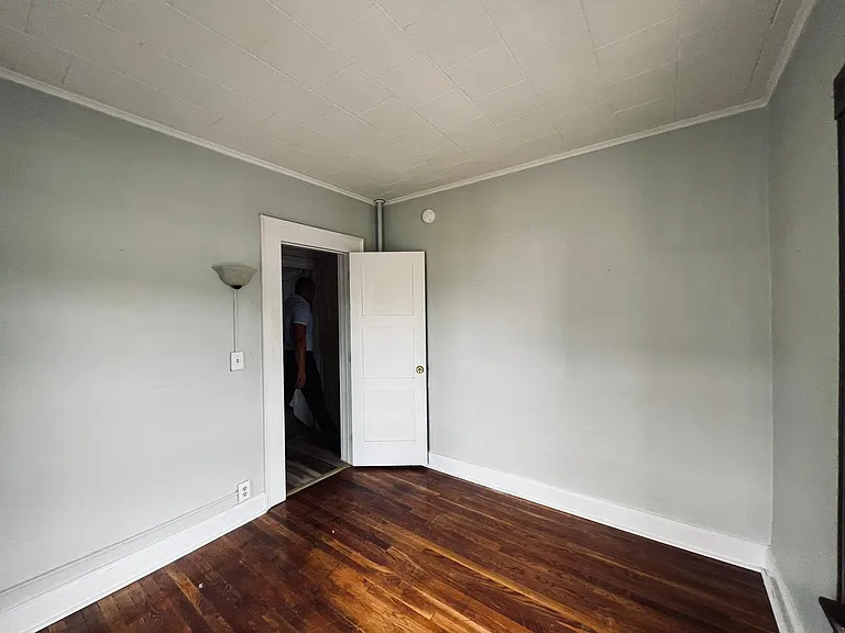 1475 Dwight St #2L — Photo 7
