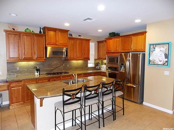 3rd image of 1368 Jorgenson Dr