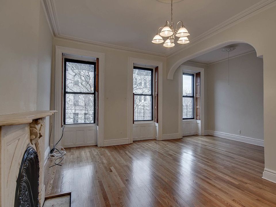 2nd image of 26 Berkeley Pl #2