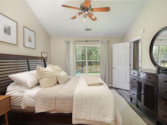 5th image of 520 Beverly Dr