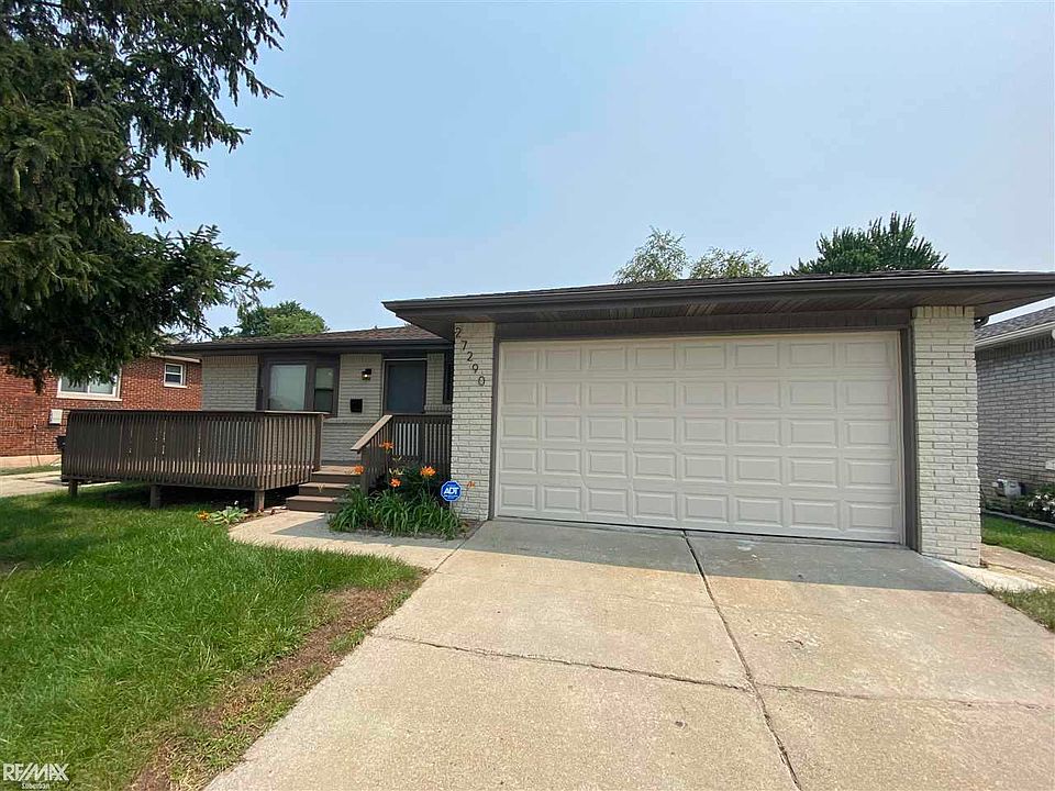 1st image of 27290 Barkman St