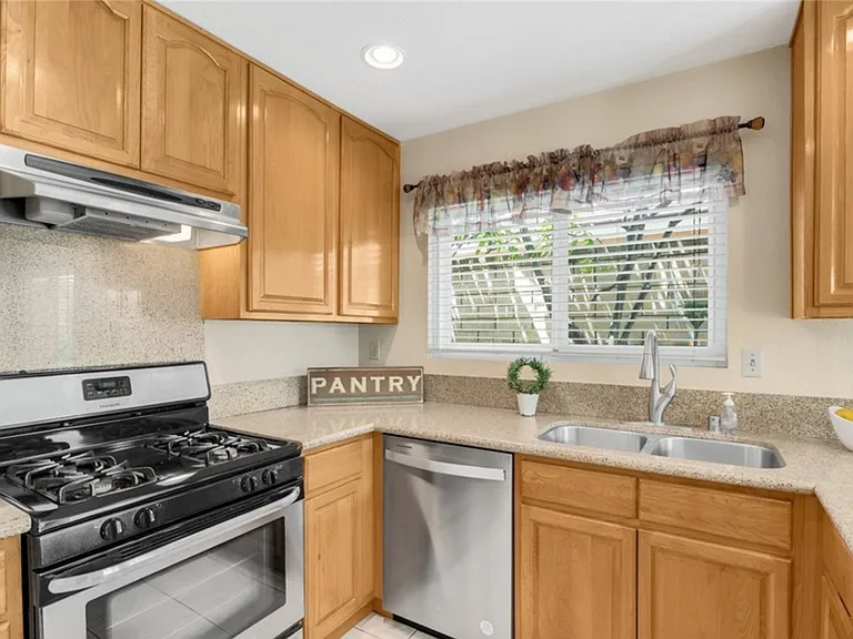 4068 Jeffrey Dr — Photo 11