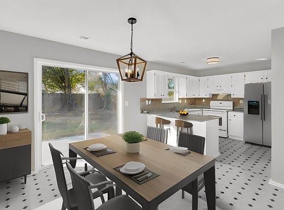 2nd image of 308 E Mimosa Pl