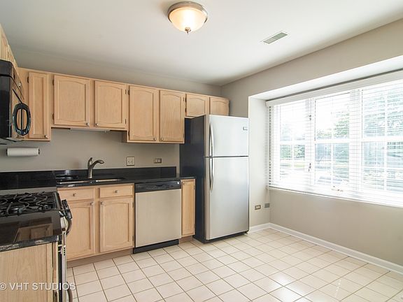 5th image of 933 N Cove Dr