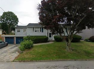 25 Stoneham St, Cranston, RI 02920