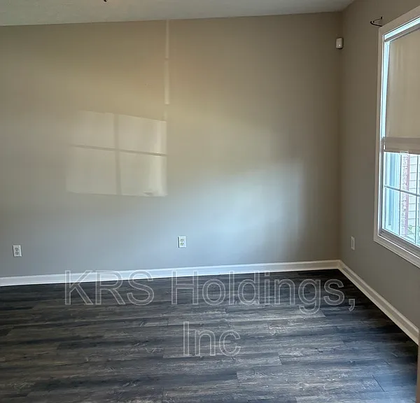 303 Joyce Dr — Photo 6