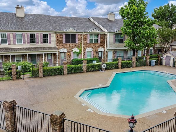 641 Carriagehouse Ln