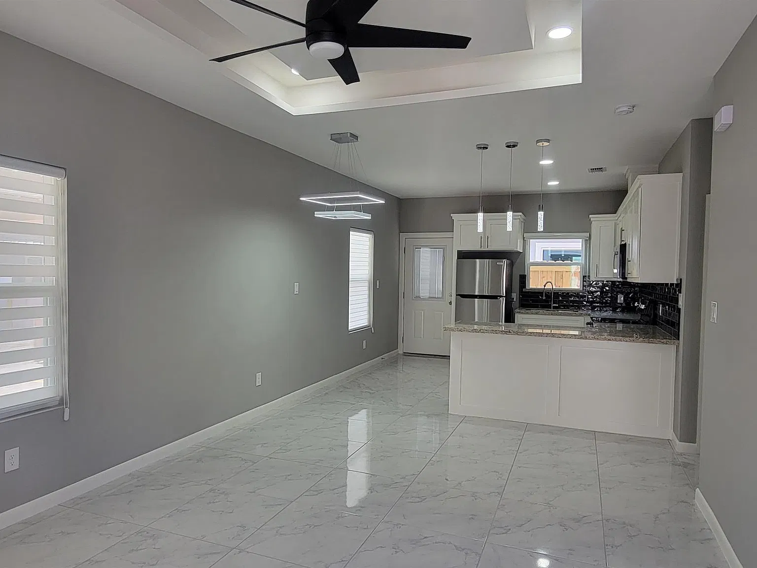 1006 N Blair Ave - 3 — Photo 3